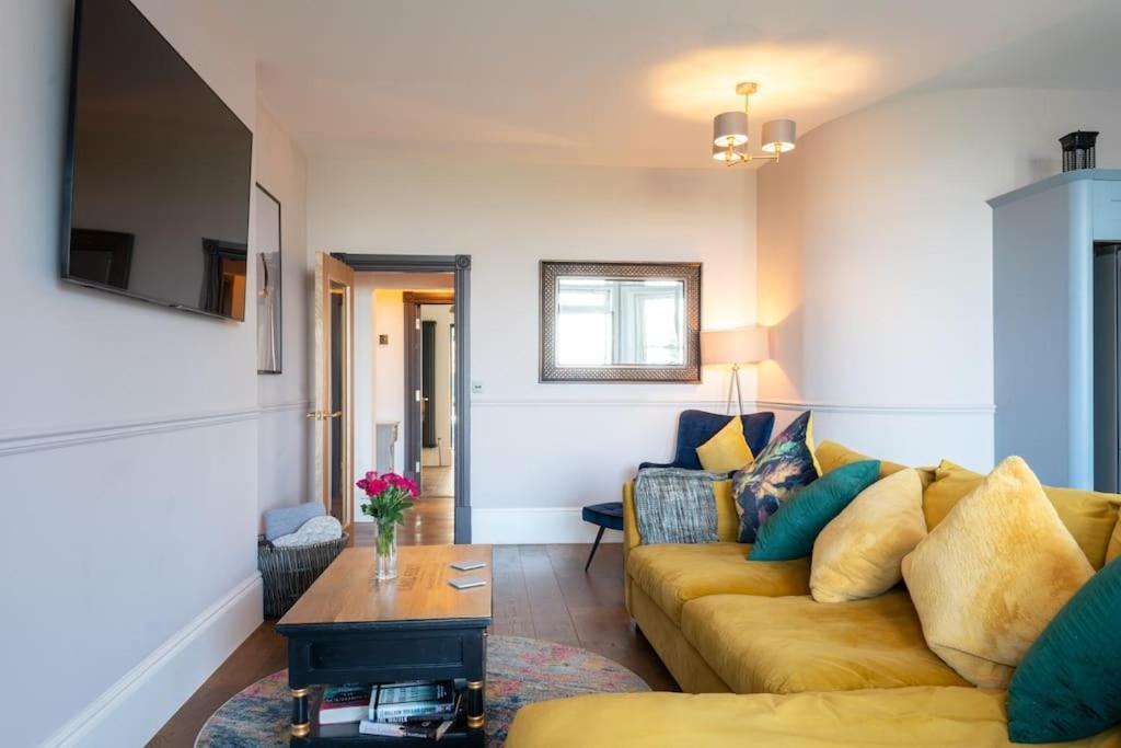 Stylish Beachfront Bolthole With Stunning Sea Views And Luxury Touches 荷尼湾 外观 照片