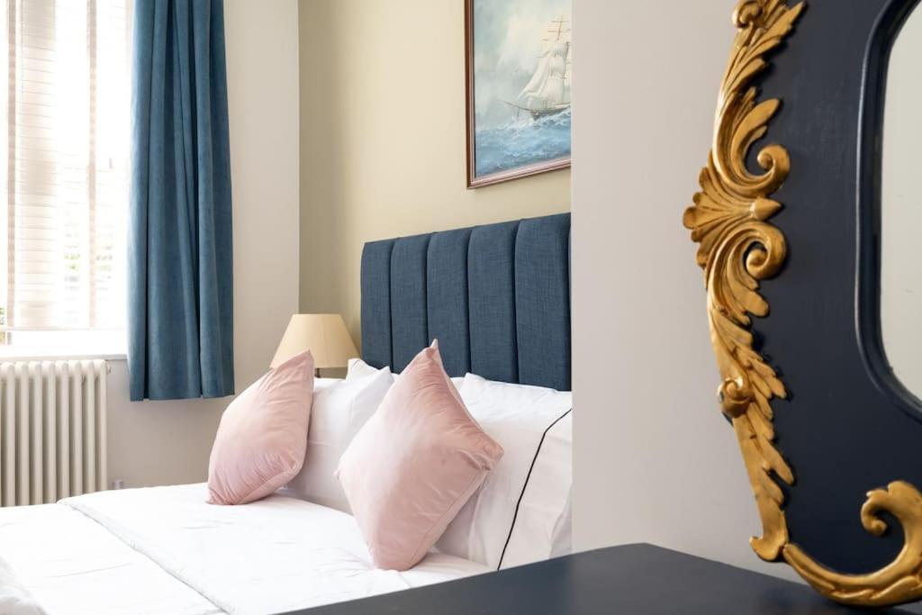 Stylish Beachfront Bolthole With Stunning Sea Views And Luxury Touches 荷尼湾 外观 照片